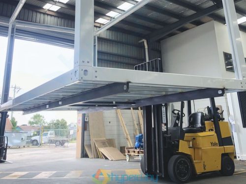 Forklift Lifting Flatcuby Frame with Steel Skids in Factory